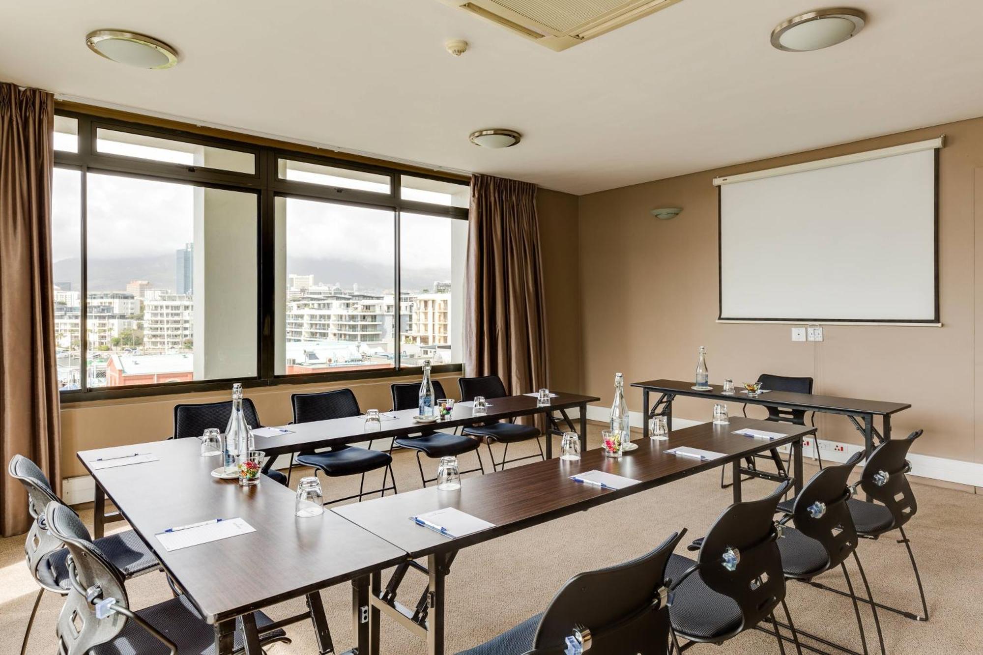 Protea Hotel By Marriott Cape Town Waterfront Breakwater Lodge Exteriér fotografie